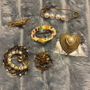 Vintage & Costume Brooches & Hair Clip